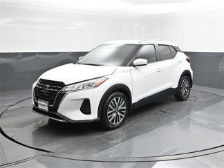 Used 2021 Nissan Kicks SV image 1