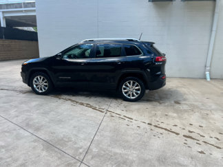 Used 2017 Jeep Cherokee Limited image 1