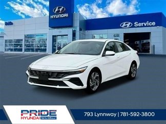 New 2025 Hyundai Elantra SEL image 1
