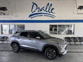 Used 2025 Chevrolet TrailBlazer LT w/ LT Cold Weather Package image 1