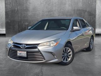 Used 2015 Toyota Camry LE image 1