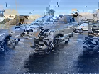 New 2024 Volkswagen Taos SE image 1