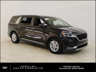 Used 2022 Kia Carnival LX image 1