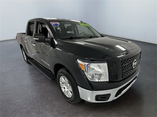 Used 2019 Nissan Titan SV image 1
