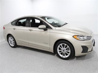 Used 2019 Ford Fusion SE image 1