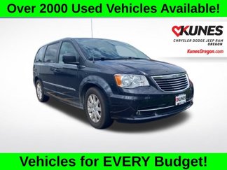 Used 2014 Chrysler Town & Country Touring image 1
