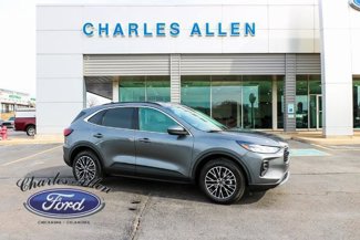 New 2025 Ford Escape SE image 1