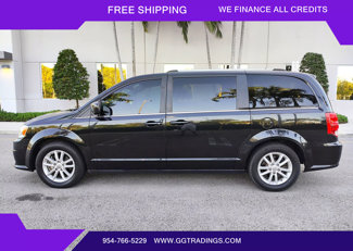 Used 2019 Dodge Grand Caravan SXT image 1