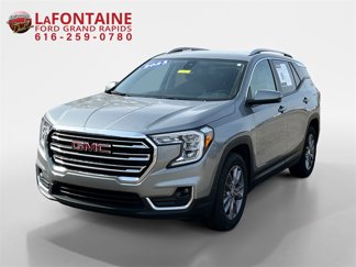 Used 2023 GMC Terrain SLT image 1
