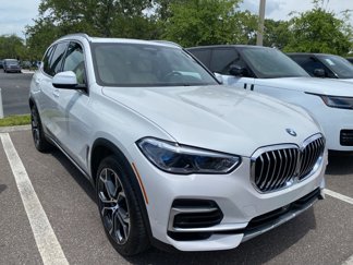 Used 2022 BMW X5 sDrive40i w/ Executive Package image 1