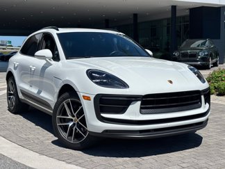 Used 2022 Porsche Macan w/ Premium Package Plus image 1