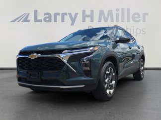 Used 2025 Chevrolet Trax LT w/ Driver Confidence Package image 1