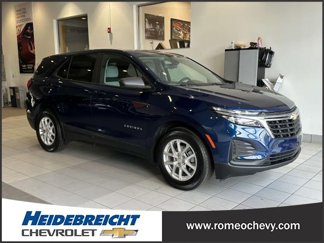 Used 2023 Chevrolet Equinox LS w/ LS Convenience Package image 1