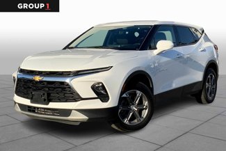 Used 2023 Chevrolet Blazer LT image 1