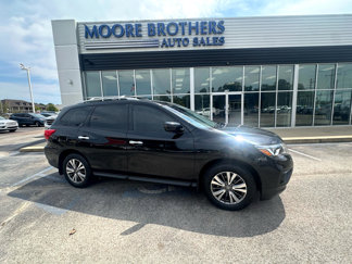 Used 2020 Nissan Pathfinder S image 1