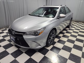 Used 2017 Toyota Camry XSE image 1