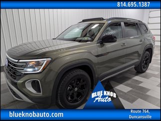 Used 2024 Volkswagen Atlas Peak Edition SE image 1