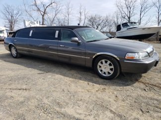 Used 2007 Lincoln Town Car Executive image 1