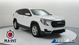Used 2024 GMC Terrain SLE image 1