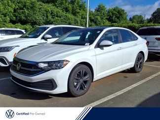Used 2024 Volkswagen Jetta SE w/ Panoramic Sunroof Package image 1