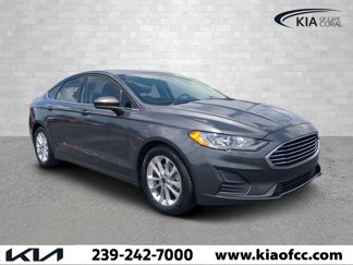 Used 2020 Ford Fusion SE image 1
