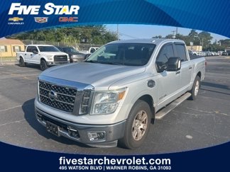 Used 2017 Nissan Titan SV video 1