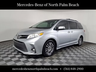 Used 2019 Toyota Sienna XLE image 1