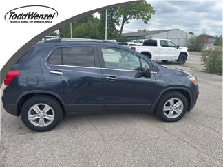 Used 2019 Chevrolet Trax LT w/ LT Convenience Package image 1