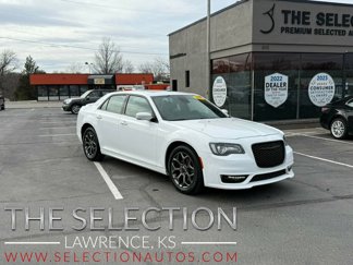 Used 2018 Chrysler 300 S w/ Safetytec Plus Group image 1