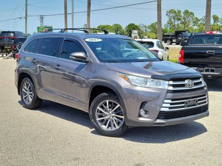 Used 2017 Toyota Highlander XLE image 1