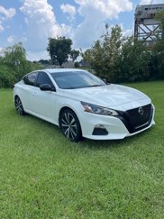 Used 2022 Nissan Altima 2.5 SR image 1