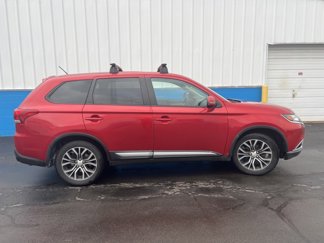 Used 2016 Mitsubishi Outlander SE image 1