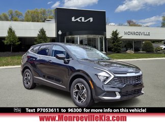 Used 2023 Kia Sportage LX image 1