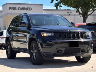 Used 2019 Jeep Grand Cherokee Laredo image 1