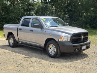 Used 2019 RAM 1500 4x4 Crew Cab Classic image 1