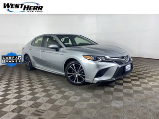 Used 2018 Toyota Camry SE image 1