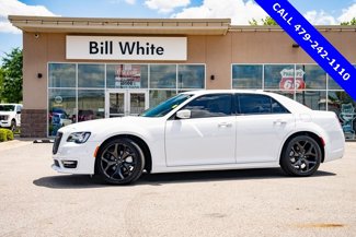 Used 2021 Chrysler 300 Touring L image 1