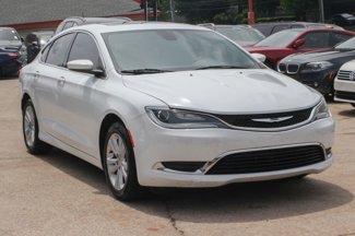 Used 2015 Chrysler 200 Limited w/ Convenience Group image 1
