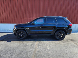 Used 2018 Jeep Grand Cherokee Laredo image 1