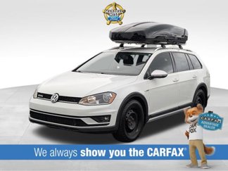 Used 2017 Volkswagen Golf Alltrack S image 1