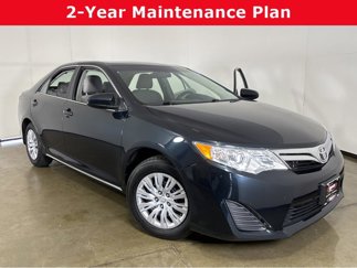 Used 2014 Toyota Camry LE image 1
