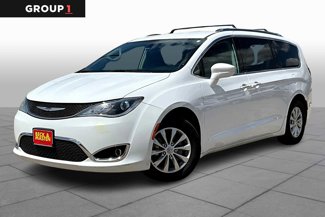 Used 2019 Chrysler Pacifica Touring-L image 1