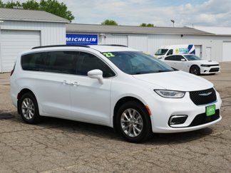 Used 2022 Chrysler Pacifica Touring-L image 1