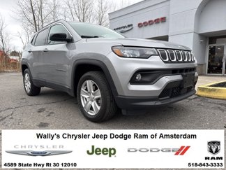 Used 2022 Jeep Compass Latitude image 1