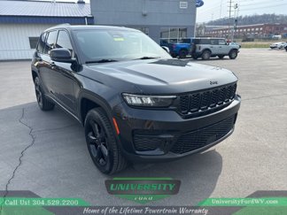 Used 2023 Jeep Grand Cherokee Altitude image 1