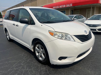 Used 2013 Toyota Sienna L image 1