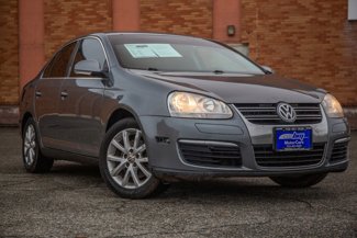 Used 2010 Volkswagen Jetta SEL image 1