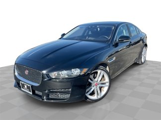 Used 2018 Jaguar XE Premium image 1