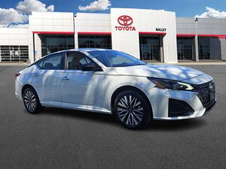 Used 2024 Nissan Altima 2.5 SV image 1