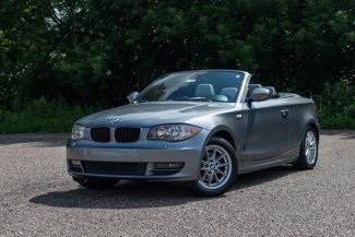 Used 2010 BMW 128i Convertible image 1